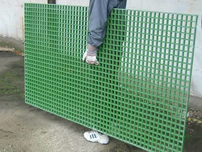 ตะแกรงพลาสติกเสริมแรงด้วยไฟเบอร์กลาส ASTM FRP Walkway Grating ความต้านทานการกัดกร่อน