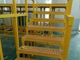 ทางเดินสีเหลือง FRP Grating แผ่นตะแกรงไฟเบอร์กลาสกันลื่นขนาด 30 * 30 มม